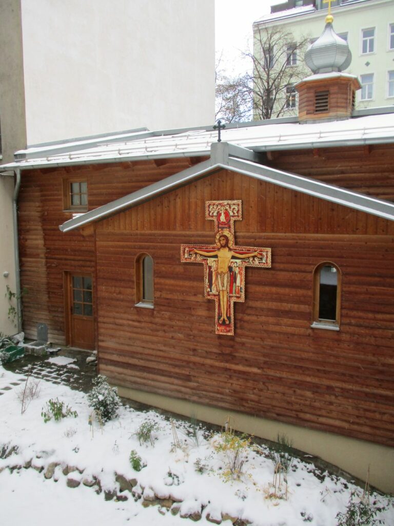 Hof1 Winter 768x1024